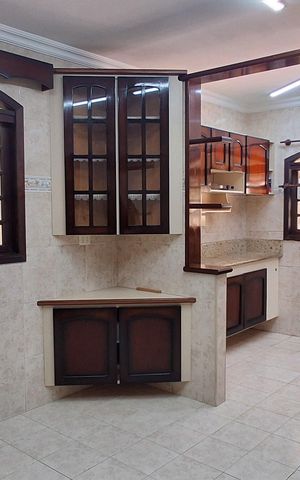Casa para alugar com 300m², 4 quartos e 4 vagas Casa para alugar com 300m², 4 quartos e 4 vagasCozinha