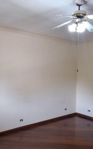 Casa para alugar com 300m², 4 quartos e 4 vagas Casa para alugar com 300m², 4 quartos e 4 vagasSuíte 3