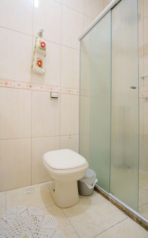 Casa de condomínio à venda com 114m², 2 quartos e 2 vagasBanheiro da Suíte 1