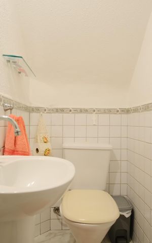 Casa de condomínio à venda com 114m², 2 quartos e 2 vagasLavabo