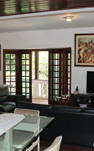 Casa de condomínio para alugar com 400m², 5 quartos e 4 vagasSala
