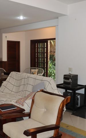 Casa de condomínio para alugar com 400m², 5 quartos e 4 vagasEdicula