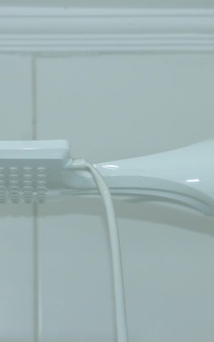 Casa de condomínio para alugar com 400m², 5 quartos e 4 vagasBanheiro de Serviço