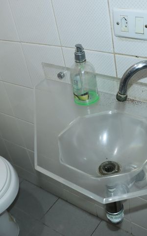 Casa de condomínio para alugar com 400m², 5 quartos e 4 vagasBanheiro Social