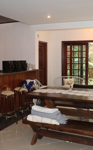 Casa de condomínio para alugar com 400m², 5 quartos e 4 vagasEdicula