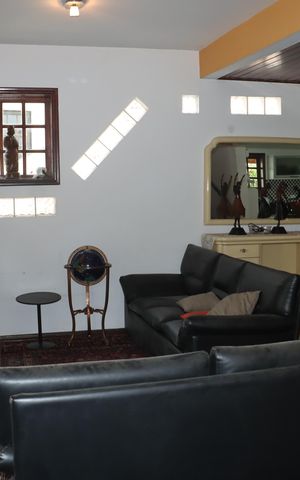 Casa de condomínio para alugar com 400m², 5 quartos e 4 vagasSala