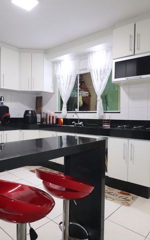Casa à venda com 137m², 3 quartos e 3 vagasozinha