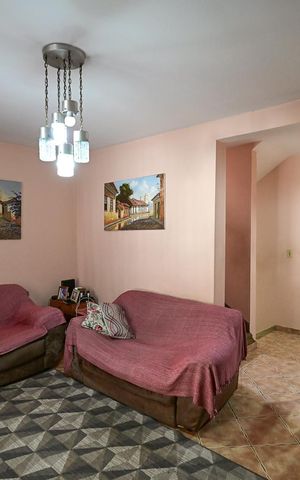 Casa à venda com 146m², 3 quartos e 2 vagasSala