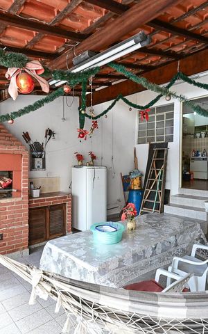 Casa à venda com 146m², 3 quartos e 2 vagasChurrasqueira