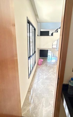 Casa à venda com 150m², 3 quartos e 3 vagas Casa à venda com 150m², 3 quartos e 3 vagasLavabo