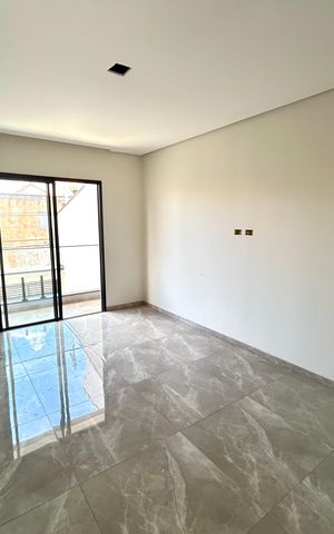 Casa à venda com 150m², 3 quartos e 3 vagas Casa à venda com 150m², 3 quartos e 3 vagasSala