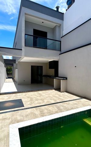 Casa à venda com 150m², 3 quartos e 3 vagas Casa à venda com 150m², 3 quartos e 3 vagasÁrea comum