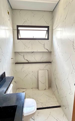 Casa à venda com 150m², 3 quartos e 3 vagas Casa à venda com 150m², 3 quartos e 3 vagasBanheiro Social