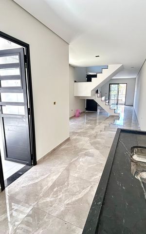 Casa à venda com 150m², 3 quartos e 3 vagas Casa à venda com 150m², 3 quartos e 3 vagasCozinha