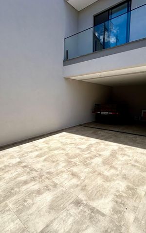 Casa à venda com 150m², 3 quartos e 3 vagas Casa à venda com 150m², 3 quartos e 3 vagasÁrea comum