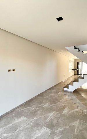 Casa à venda com 150m², 3 quartos e 3 vagas Casa à venda com 150m², 3 quartos e 3 vagasSala