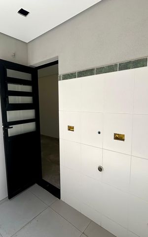 Casa à venda com 150m², 3 quartos e 3 vagas Casa à venda com 150m², 3 quartos e 3 vagasÁrea comum