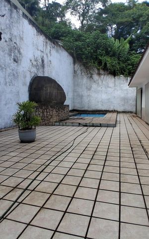 Casa de condomínio para alugar com 450m², 4 quartos e 5 vagas Casa de condomínio para alugar com 450m², 4 quartos e 5 vagasÁrea externa