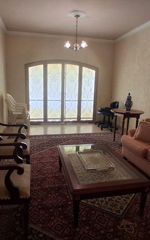 Casa de condomínio para alugar com 450m², 4 quartos e 5 vagas Casa de condomínio para alugar com 450m², 4 quartos e 5 vagasSala