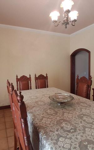 Casa de condomínio para alugar com 450m², 4 quartos e 5 vagas Casa de condomínio para alugar com 450m², 4 quartos e 5 vagasSala de jantar