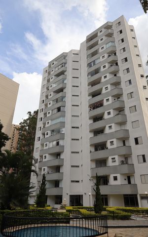 Apartamento à venda com 122m², 3 quartos e 2 vagasFachada