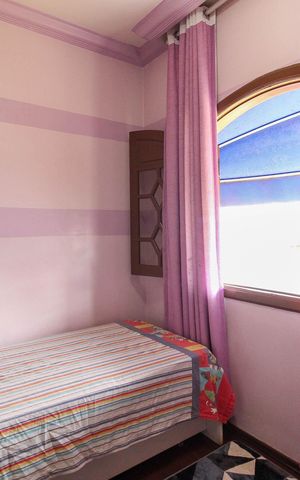 Casa à venda com 210m², 3 quartos e 6 vagas Casa à venda com 210m², 3 quartos e 6 vagasQuarto 2