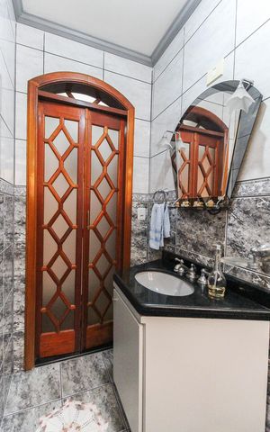 Casa à venda com 210m², 3 quartos e 6 vagas Casa à venda com 210m², 3 quartos e 6 vagasLavabo