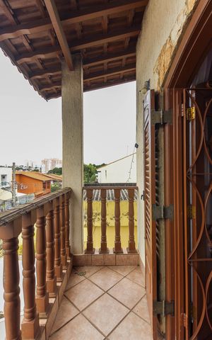 Casa à venda com 210m², 3 quartos e 6 vagas Casa à venda com 210m², 3 quartos e 6 vagasVaranda do Quarto 1