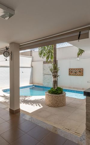 Casa de condomínio para alugar com 350m², 4 quartos e 6 vagas Casa de condomínio para alugar com 350m², 4 quartos e 6 vagasÁrea comum
