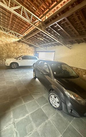 Casa à venda com 350m², 3 quartos e 4 vagas