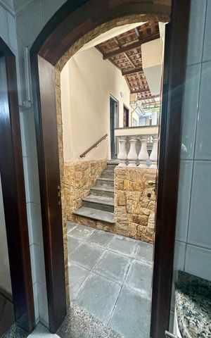 Casa à venda com 350m², 3 quartos e 4 vagas