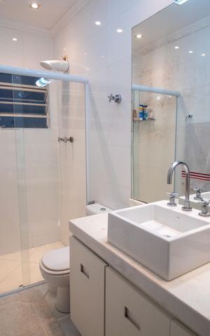 Casa à venda com 225m², 4 quartos e 2 vagas Casa à venda com 225m², 4 quartos e 2 vagasBanheiro do Quarto 1