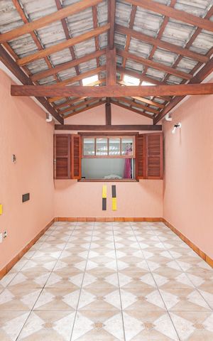 Casa à venda com 340m², 5 quartos e 3 vagasGaragem