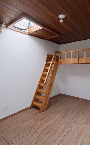 Casa à venda com 209m², 3 quartos e 2 vagas Casa à venda com 209m², 3 quartos e 2 vagasQuarto 2
