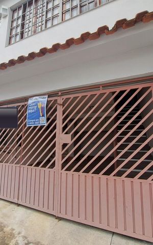 Casa à venda com 209m², 3 quartos e 2 vagas Casa à venda com 209m², 3 quartos e 2 vagasFachada com PLACA