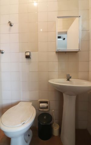 Casa à venda com 191m², 5 quartos e 2 vagasBanheiro de serviço