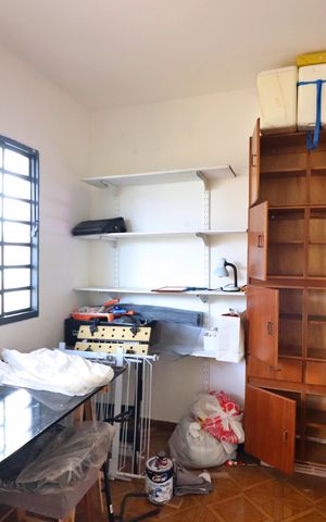 Casa à venda com 191m², 5 quartos e 2 vagasQuarto de Serviço