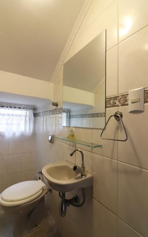 Casa à venda com 191m², 5 quartos e 2 vagasLavabo