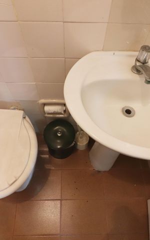 Casa à venda com 191m², 5 quartos e 2 vagasBanheiro de serviço
