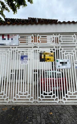 Casa à venda com 120m², 3 quartos e 3 vagas Casa à venda com 120m², 3 quartos e 3 vagasFachada com a Plaquinha instalada Código ZNHJ-1540