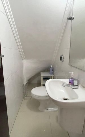 Casa à venda com 120m², 3 quartos e 3 vagas Casa à venda com 120m², 3 quartos e 3 vagasLavabo