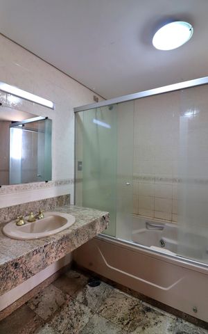 Apartamento para alugar com 320m², 4 quartos e 4 vagasQuarto 3 - Suíte Banheiro 