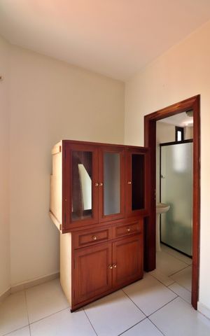 Apartamento para alugar com 320m², 4 quartos e 4 vagasQuarto de Serviço