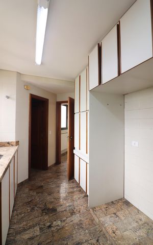 Apartamento para alugar com 320m², 4 quartos e 4 vagasCozinha