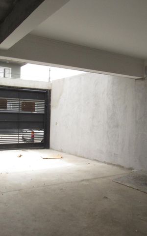 Casa à venda com 140m², 3 quartos e 4 vagasÁrea externa - Garagem
