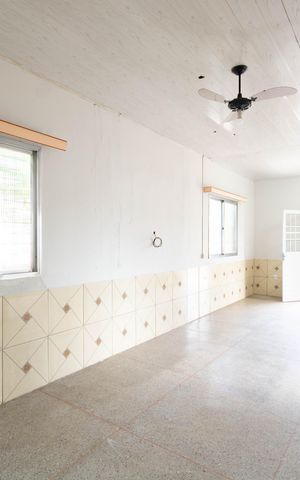 Casa à venda com 75m², 2 quartos e 6 vagas