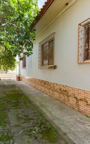 Casa à venda com 75m², 2 quartos e 6 vagas