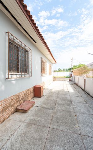 Casa à venda com 75m², 2 quartos e 6 vagas