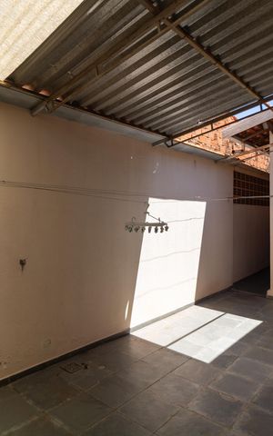 Casa à venda com 250m², 3 quartos e 4 vagas Casa à venda com 250m², 3 quartos e 4 vagasQuintal