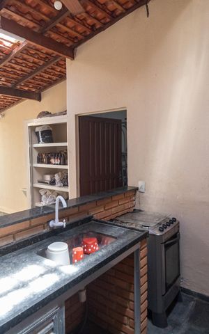 Casa à venda com 250m², 3 quartos e 4 vagas Casa à venda com 250m², 3 quartos e 4 vagasQuintal